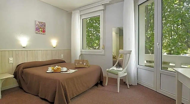 Номер Comfort Logis Hôtel Cartier