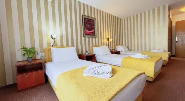 Номер Classic Central Hotel & Restaurant