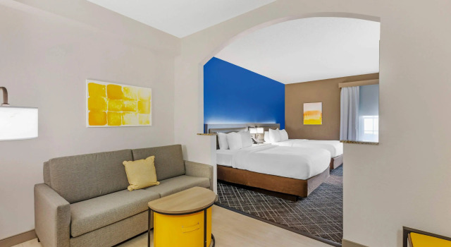 Четырёхместный люкс Comfort Suites Sumter near Shaw AFB