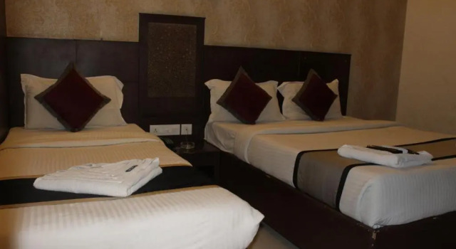 Двухместный номер Standard SKY GATE HOTEL Near Apollo MAIN, Women's & Children's US Consulate Sankara Netralaya Goethe Institute PrestigePalladium Shastri Bhavan Senmozhi Poonga Raj Ratnam Stadium TAJ Coromandal India Oil Bhavan Dr Mohan's Diabetics VAC Chennai