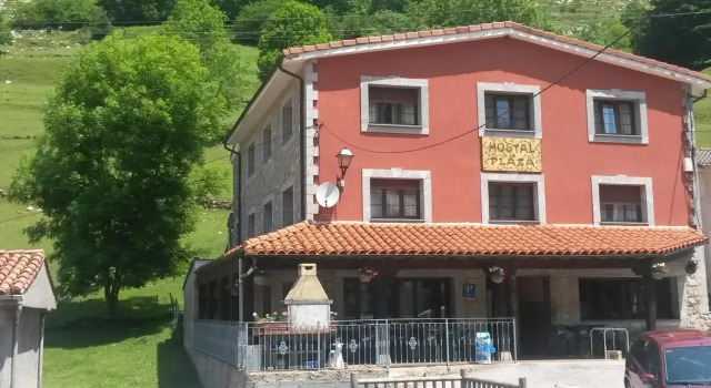 Hostal La Plaza, Prenota Hotel Hotel a Asturie con parcheggio, Parcheggio