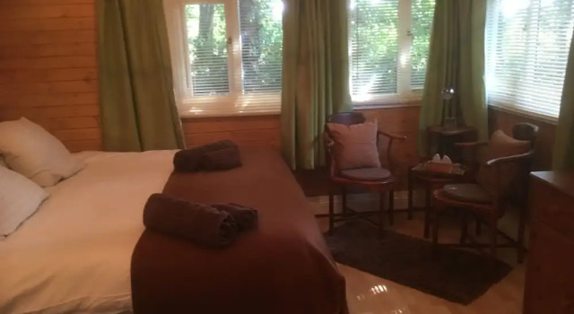 Woodland Chalet at Otters Green, Забронировать Шале Отели Ботлей с парковкой, Парковка