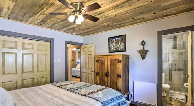 Tasteful Log Cabin Retreat on Lake Pagosa!