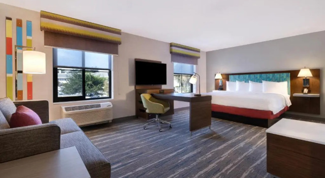 Люкс Hampton Inn & Suites Marina