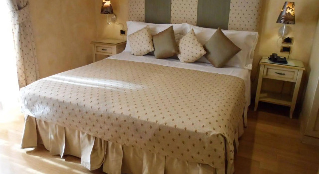 Condotti Rooms, Prenota Hotel Spagna Roma