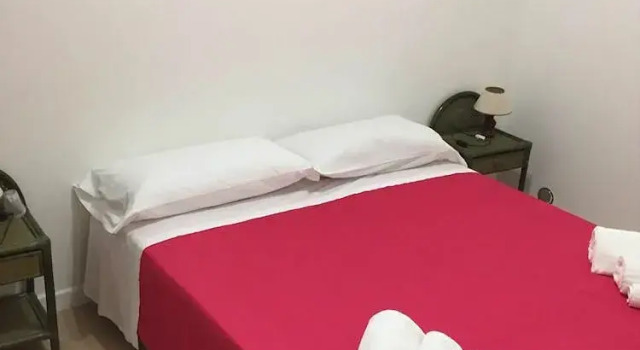 Bed & breakfast Chloe, Varaa Hotelli Brivadi 