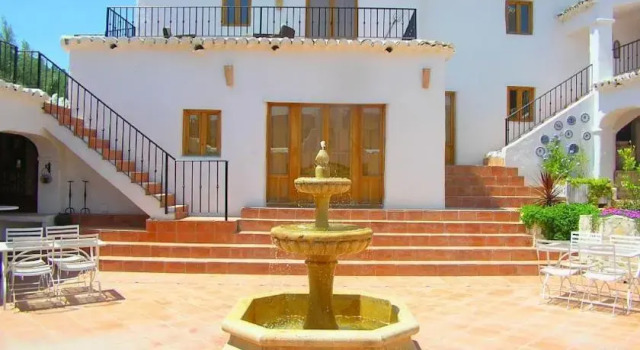Villa Cortijo Las Salinas, Book Villa Sommerhuse i Jaen, Hytte