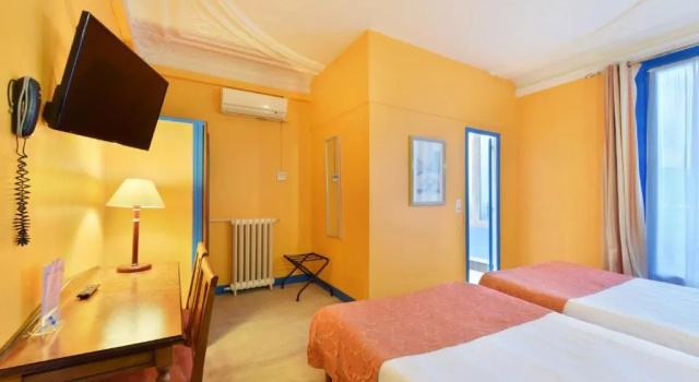Четырёхместный номер Standard Hotel Richmond Gare du Nord