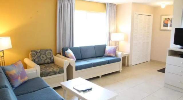 Полулюкс Canada House Pompano Beach