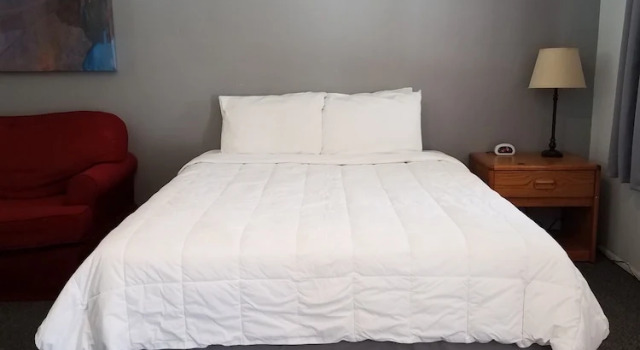 Четырёхместный номер Standard Stone Mountain Lodge