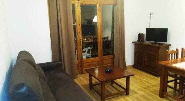Апартаменты c 1 комнатой с балконом и с видом на горы Aparthotel Sant Andreu