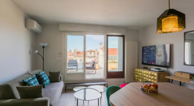 Lyon Premium - 7e Ciel Rooftop Panoramique, Забронировать Апартаменты/квартира 07. Жерлан Лион, рядом с Станция метро Saxe-Gambetta