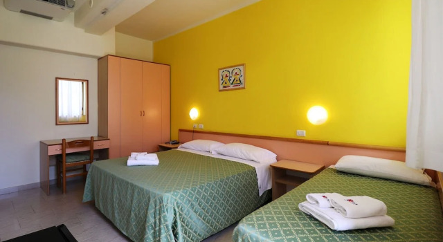 Трёхместный номер Standard Nirvana Club Village