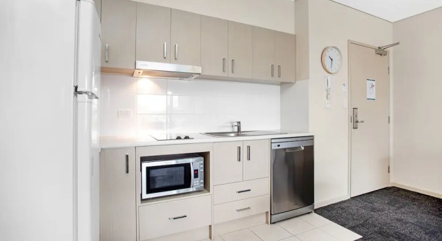 Номер Standard c 1 комнатой с балконом Hume Serviced Apartments
