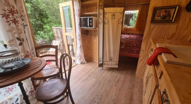 La Roulotte Au Coeur du Maquis (Adults Only), Varaa Hotelli Carbuccia Korsika