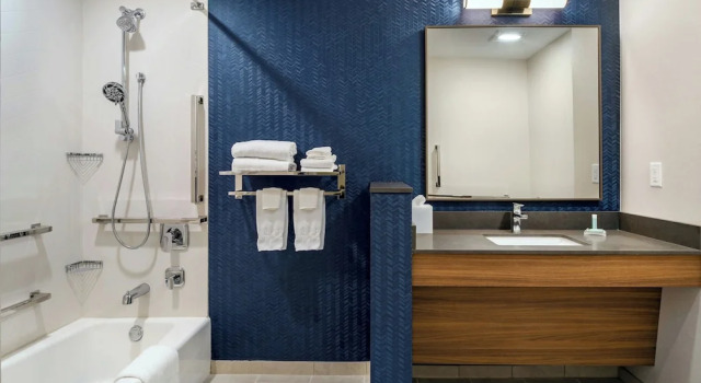 Четырёхместный номер Standard Fairfield Inn & Suites Hanford