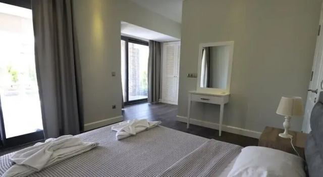 Villa Joy 2 by JoyLettings