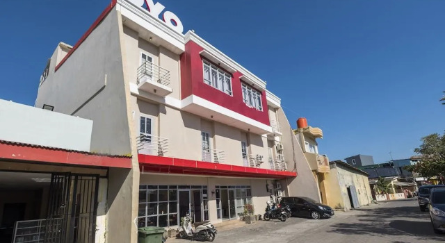 OYO 1075 Rumah Indah Losari Inn