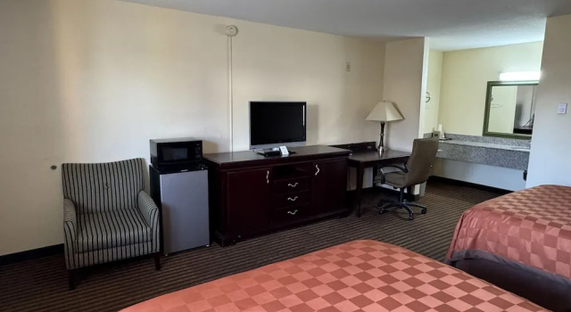 Четырёхместный номер Standard Scottish Inn & Suites - Eau Claire