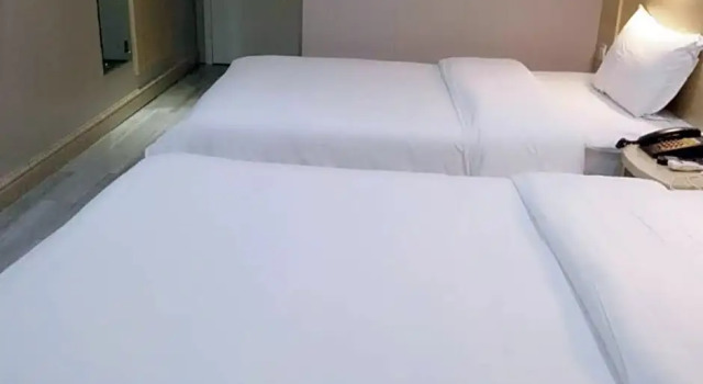 Двухместный номер Business 7Days Inn Huquan Street Yangjiawan Subway Station