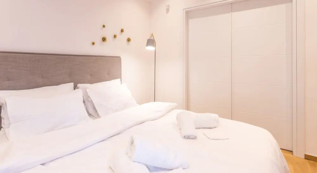 QuietFlat 4th Flr HiEnd 1bdr, Забронировать Отель Отели Афины 3 звезды, рядом с Музей нумизматики, 3*