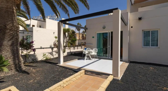 Апартаменты Apartamento 13 con terraza y piscina en Corralejo