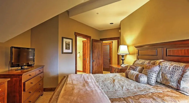 Апартаменты Ski-in/ski-out Breckenridge Resort Condo at Peak 7
