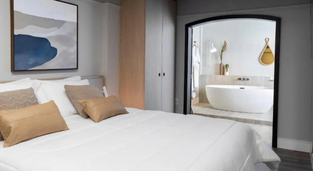 Двухместный номер Deluxe с балконом HM Hotel