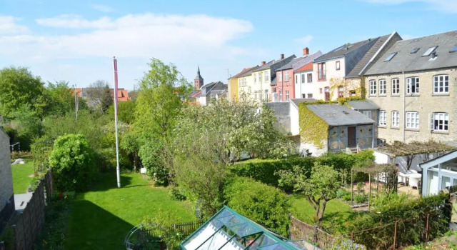 Apartment City House with Terrace, Garden and Free Parking