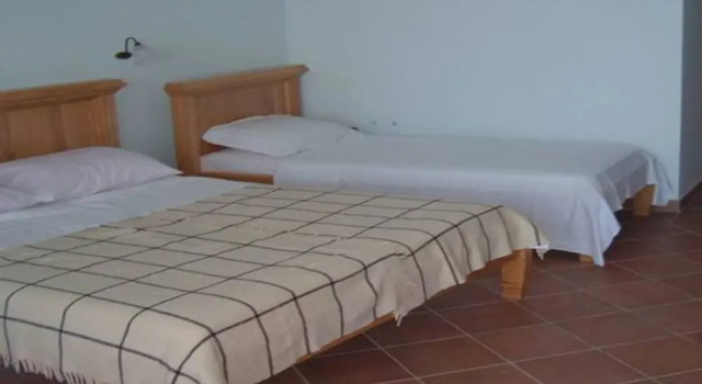 Levantin Inn 13 Room N10, Забронировать Отель Отели Свети-Стефан с парковкой, рядом с Пляж Црвена Главица, Парковка