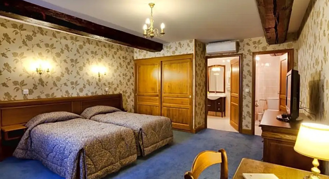 Номер Comfort Logis Hôtel Belle Epoque