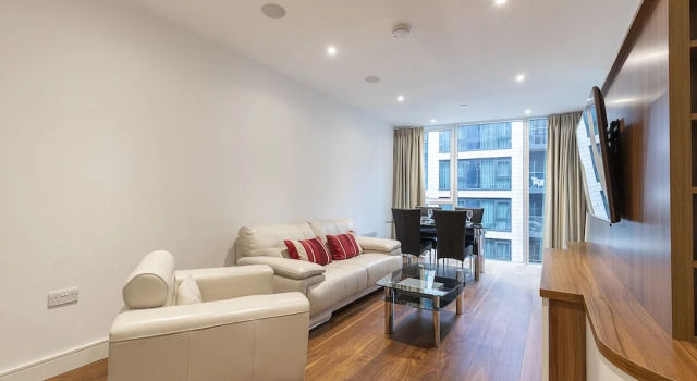 Charming 2BR apt in Battersea by Wandsworth Town, Забронировать Отель Отели Лондона с парковкой, рядом с Southside Shopping Centre, Парковка