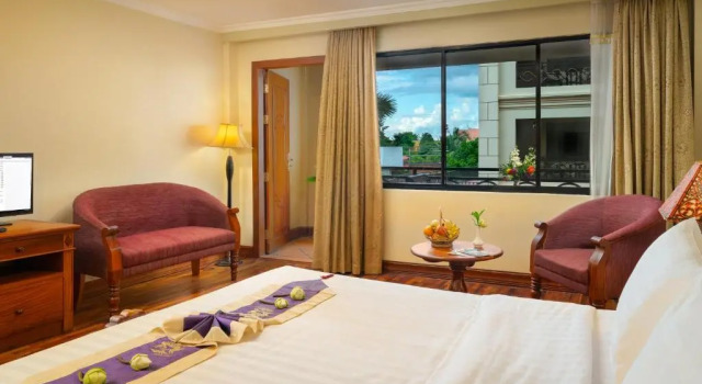 Люкс Deluxe Dragon Royal Angkor Hotel
