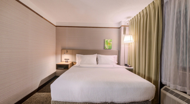 Hilton Garden Inn Detroit Southfield, Varaa Hotelli Southfield 
