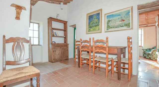 Casa Pereti