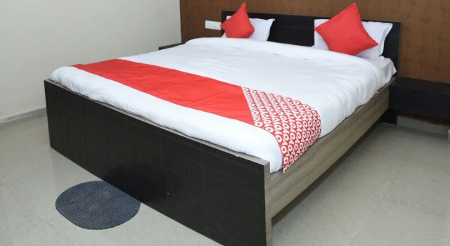Oyo 23218 Hotel Laxmi Vridhi