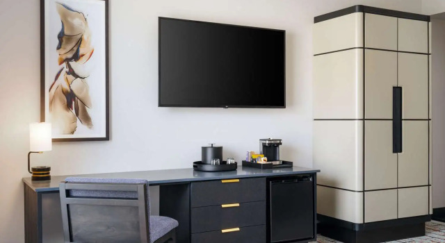 Номер Standard с видом на озеро The Hoffmann Hotel Basalt Aspen Tapestry Collection Hilton