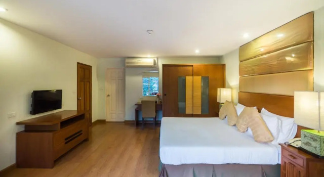Полулюкс с видом на бассейн Bella Villa Cabana