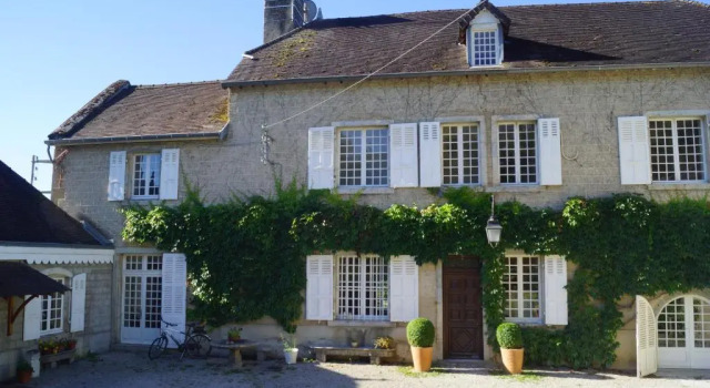 Domaine de Saint Loth, Book Hotel Hotels in Burgundy with a Pool, Swimming Pool