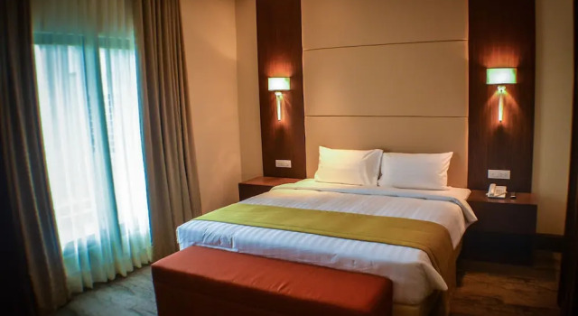 Standard kattohuoneisto huone parvekkeella Hotel Monticello