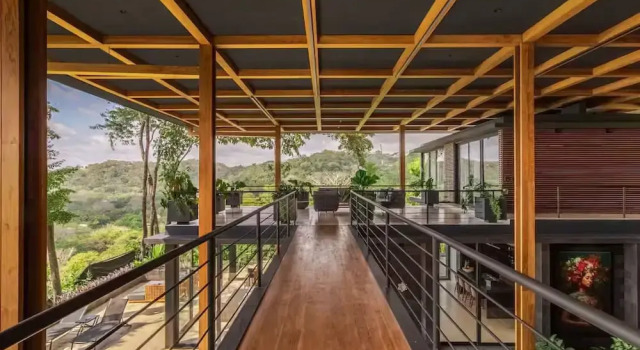 w Spectacular 4BR Villa in Costa Rica