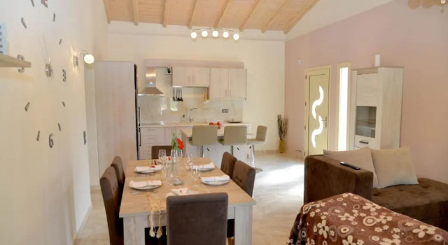 ANTIGONH COUNTRYSIDE VILLA !i, Забронировать Вилла Отели периферии Ионических островов с бассейном, Бассейн