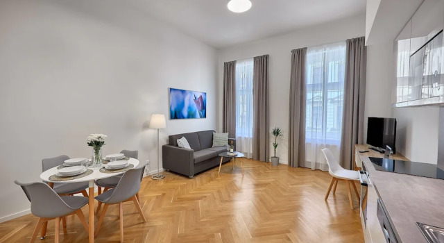 Apartamento 1 dormitorio con balcón DownTown Suites Rubesova