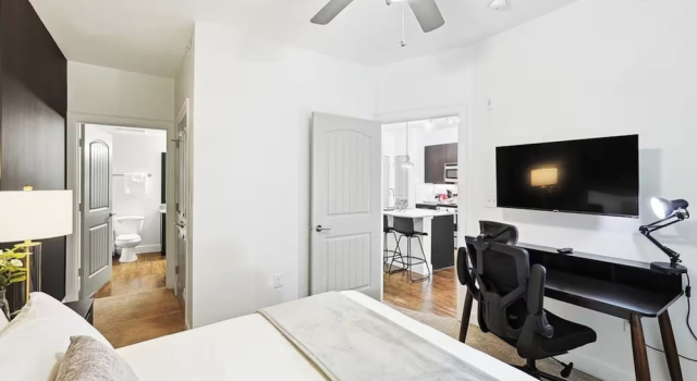 Lux 1B1B with Pool Near Legacy West, Забронировать Отель Площадь Фриско Dallas - Fort Worth Metropolitan Area, рядом с Baylor Scott &amp; White Medical Center - Frisco