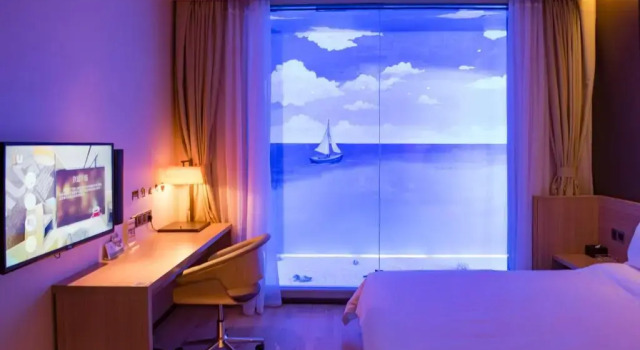 IU Hotel·Hezhou Bus Station [Internet light boutique hotel]