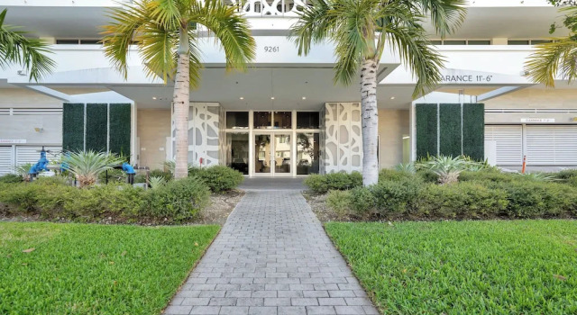 Stunning 2BR 2BA  Bay Harbour with Pool