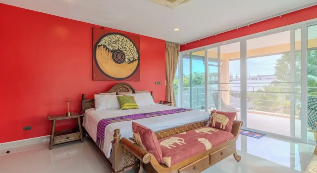 3BR Villa Pool Garden Near Beach V225