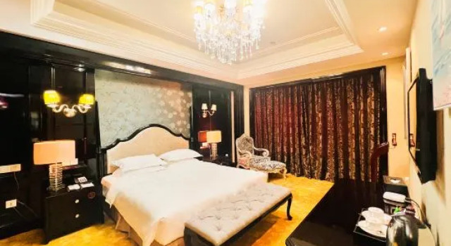 Люкс Presidential Luotuo Forever Peace Hotel