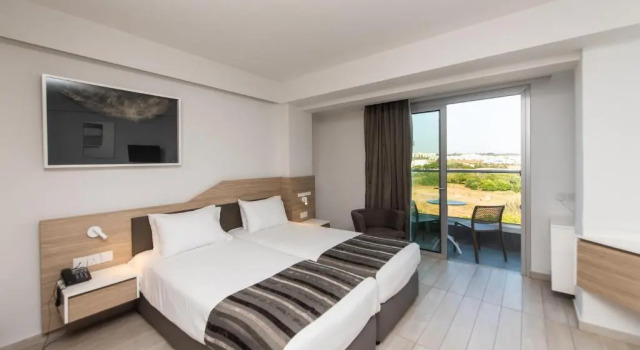 Номер Superior Evalena Beach Hotel