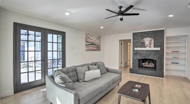 Stunning Plano Home w/ Private Pool & Hot Tub, Забронировать Дом для отпуска Плейно Dallas - Fort Worth Metropolitan Area, рядом с Baylor Scott &amp; White The Heart Hospital